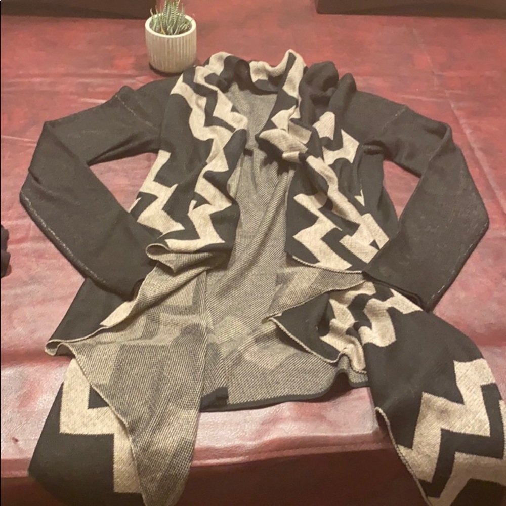 Zigzag Patterned Sweater - Picture 3 of 7